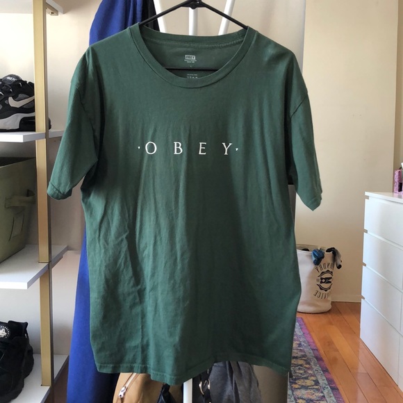 OBEY T-Shirt Green Text Logo - Picture 1 of 3